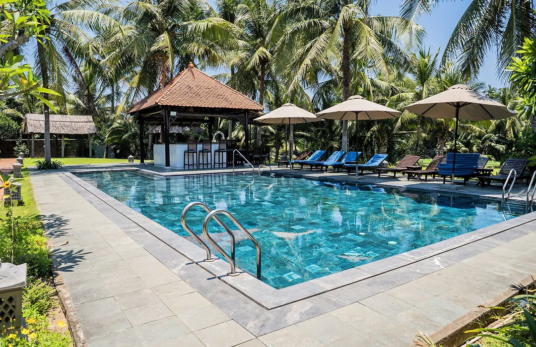 Riverside Bamboo Resort-1